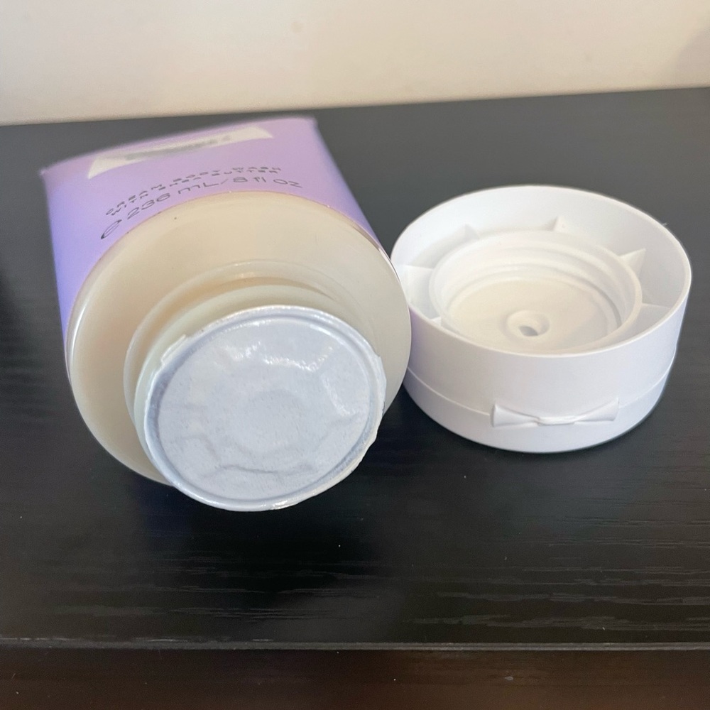 BAGGU Bundle Pouch and 3-Piece Victoria’s Secret Relax Lavender Vanilla Body Set - Picture 16 of 16